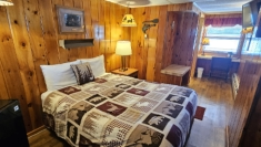 Single queen, lakeside, shower stall