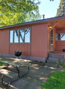 Mobile Home •Lakeside •1 full size bed •1 twin bed •Bathroom with shower stall •Efficiency kitchen with dinette table for 4 Sleeps up to 3 Seasonal only.