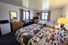 Duplex, two queens, full bath