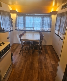 Mobile Home •Lakeside •1 full size bed •1 twin bed •Bathroom with shower stall •Efficiency kitchen with dinette table for 4 Sleeps up to 3 Seasonal only.