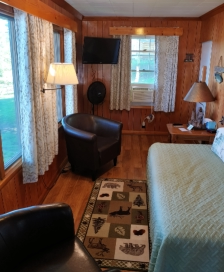 Mobile Home •Lakeside •1 full size bed •1 twin bed •Bathroom with shower stall •Efficiency kitchen with dinette table for 4 Sleeps up to 3 Seasonal only.